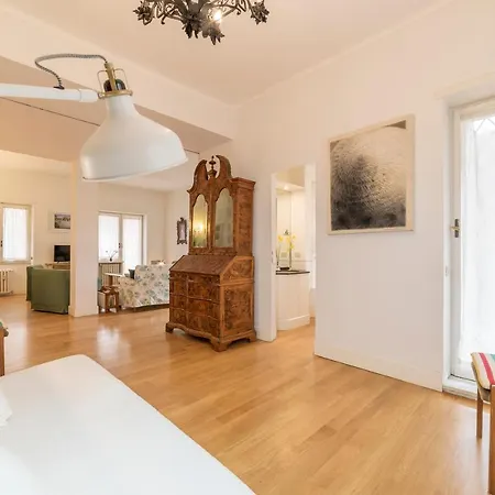 Micheli 4pax With Terrace Apartmán Řím