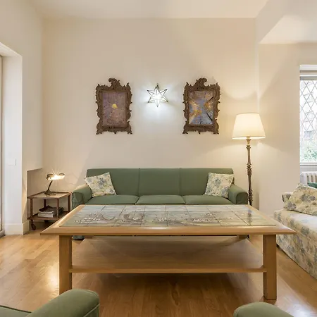 Micheli 4pax With Terrace روما